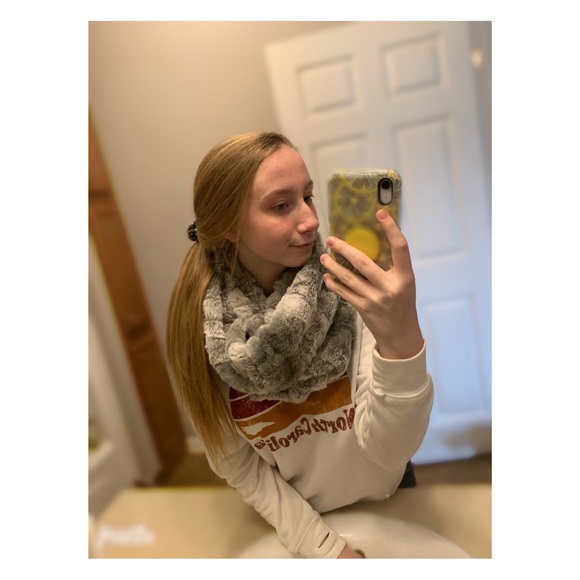 NWT Loft Scarf - Picture 5 of 5